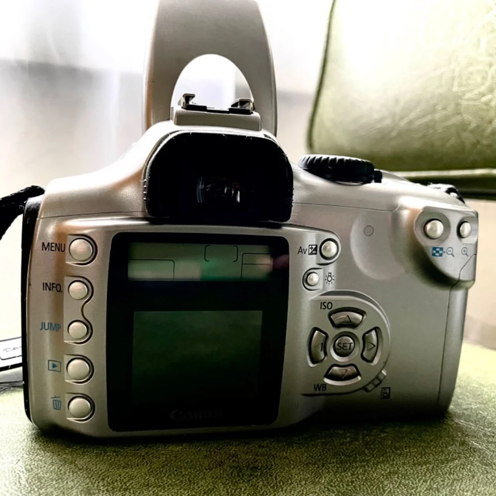 Canon EOS 300D Digital Rebel with Carry Case